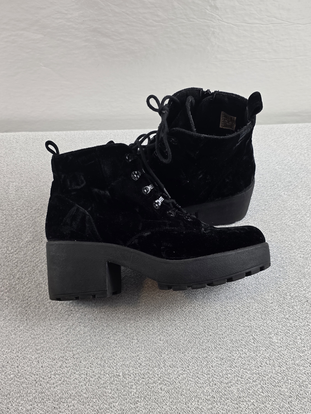 Rocket Dog Combat Chic Black Velvet Lace-Up Platform Ankle Boots Women's 8.5